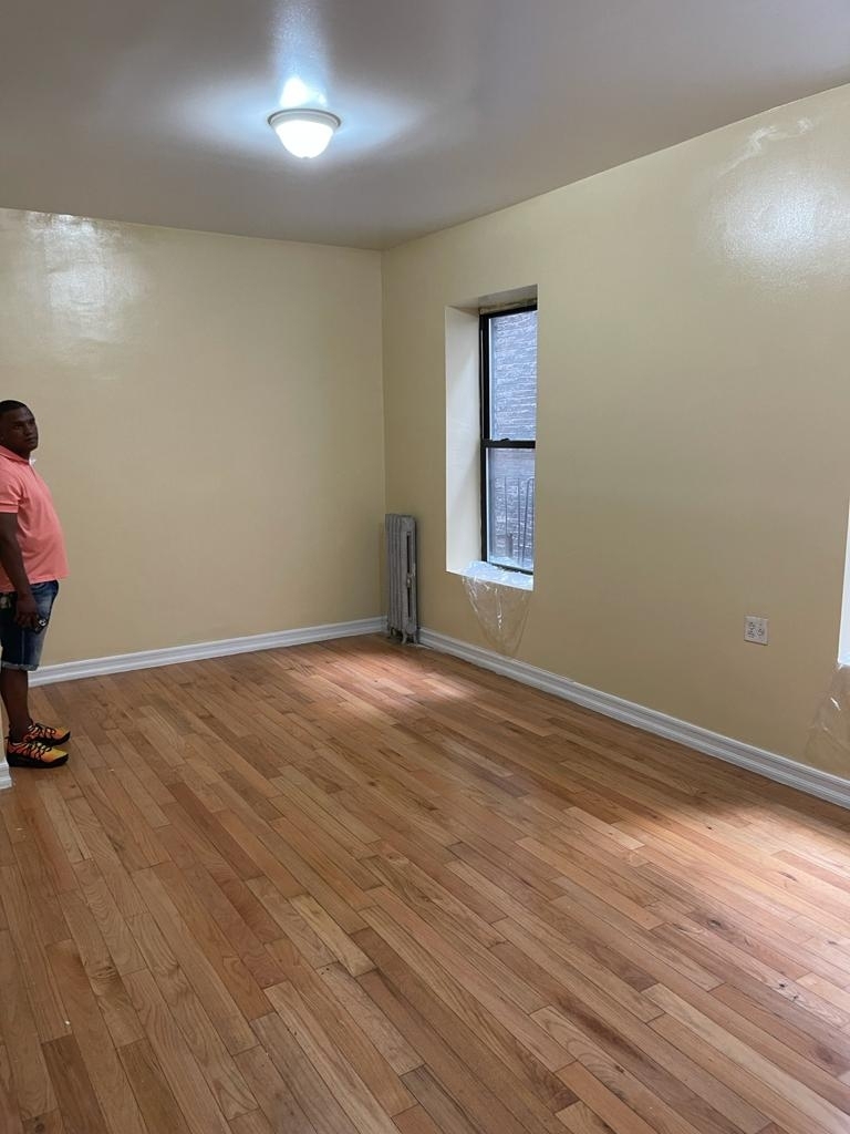 West 192 Street - Photo 2