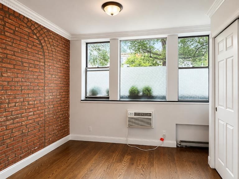 West 11 & Hudson Street - Photo 0