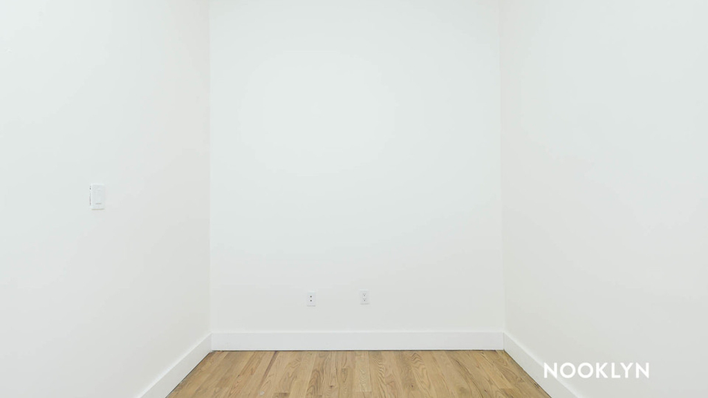 1534 Putnam Ave - Photo 19