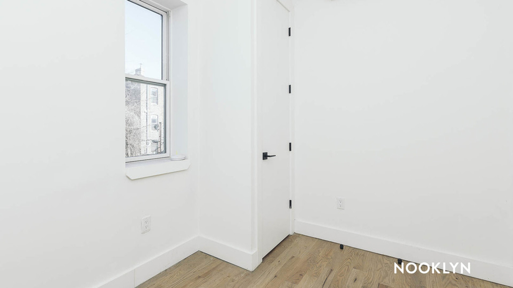 1534 Putnam Ave - Photo 14