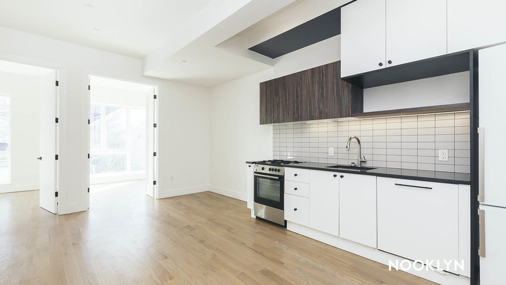 1534 Putnam Ave - Photo 11