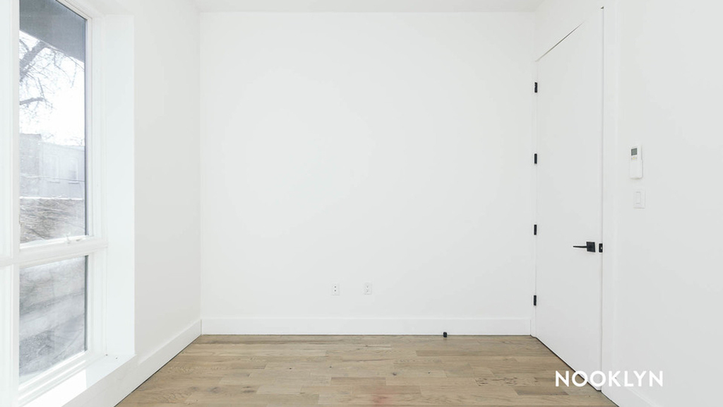 1534 Putnam Ave - Photo 6