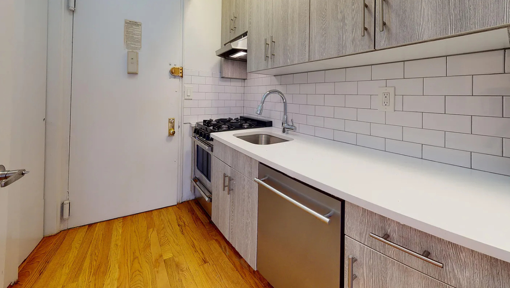 354 East 83rd Street - Photo 2