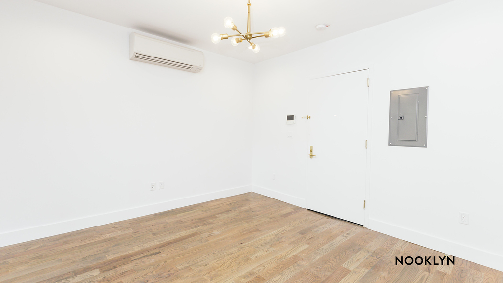 484 Gates Ave - Photo 6