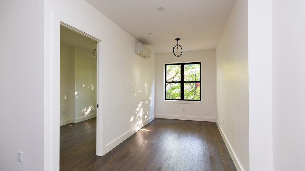 826 St Johns Pl - Photo 2