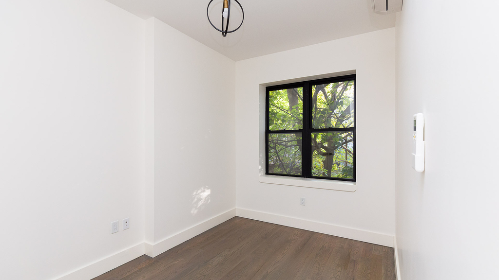 826 St Johns Pl - Photo 4