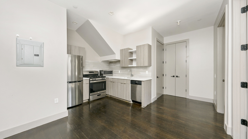 85 Stanhope St - Photo 19