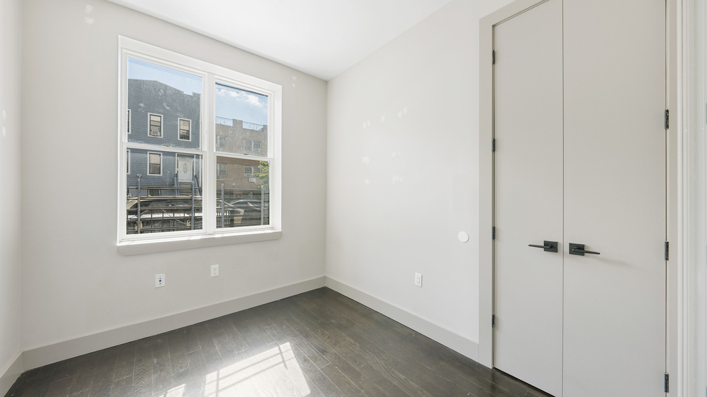 85 Stanhope St - Photo 14