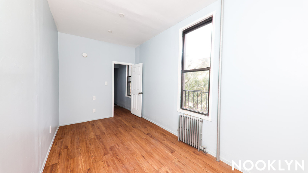 291 Evergreen Ave - Photo 7