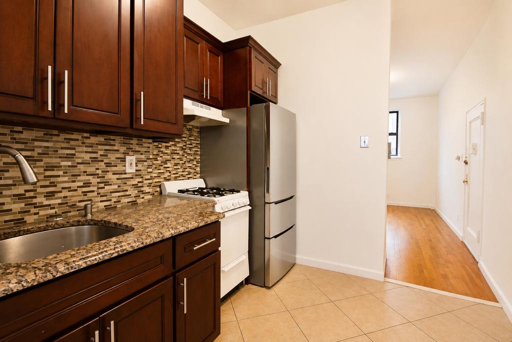 25 Malcolm X Boulevard - Photo 1