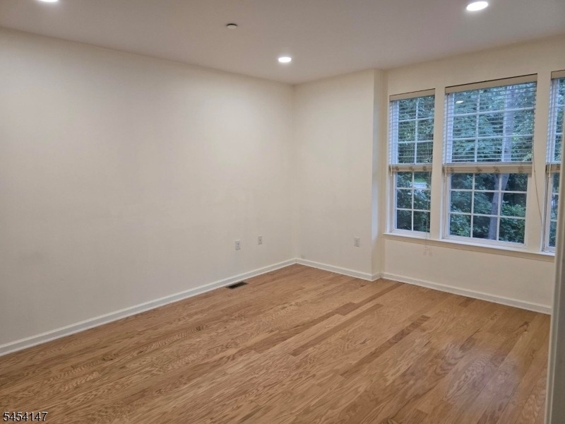 605 Lopez Ln - Photo 8