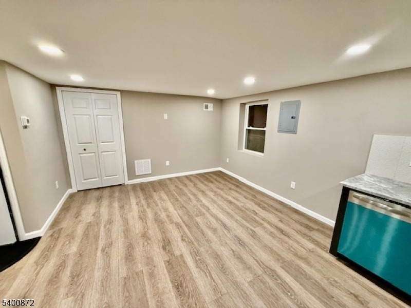 264 Girard Ave - Photo 4