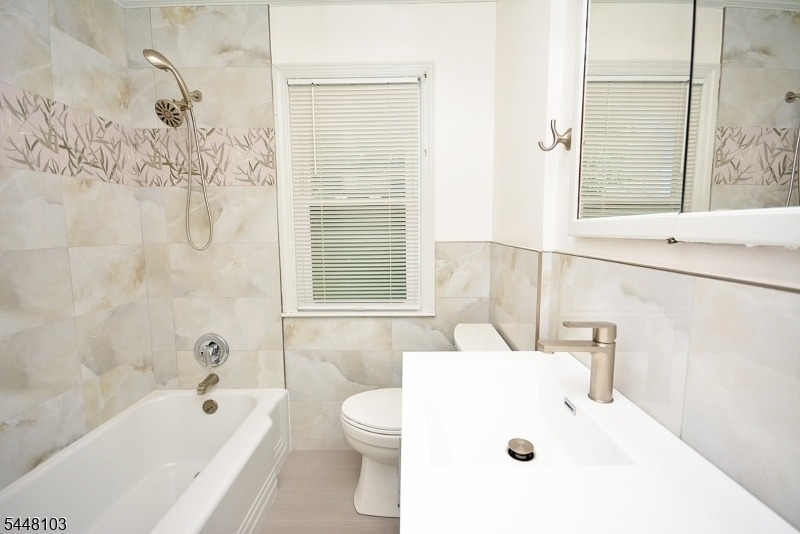 765 W 7th St - Photo 6