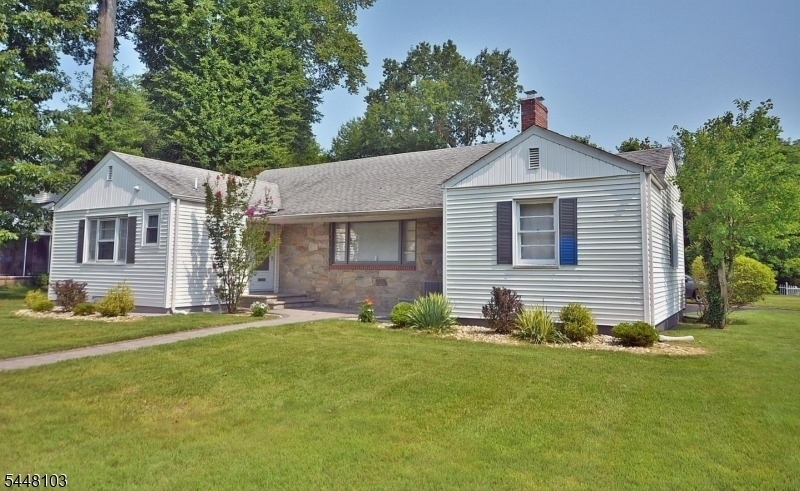 765 W 7th St - Photo 1