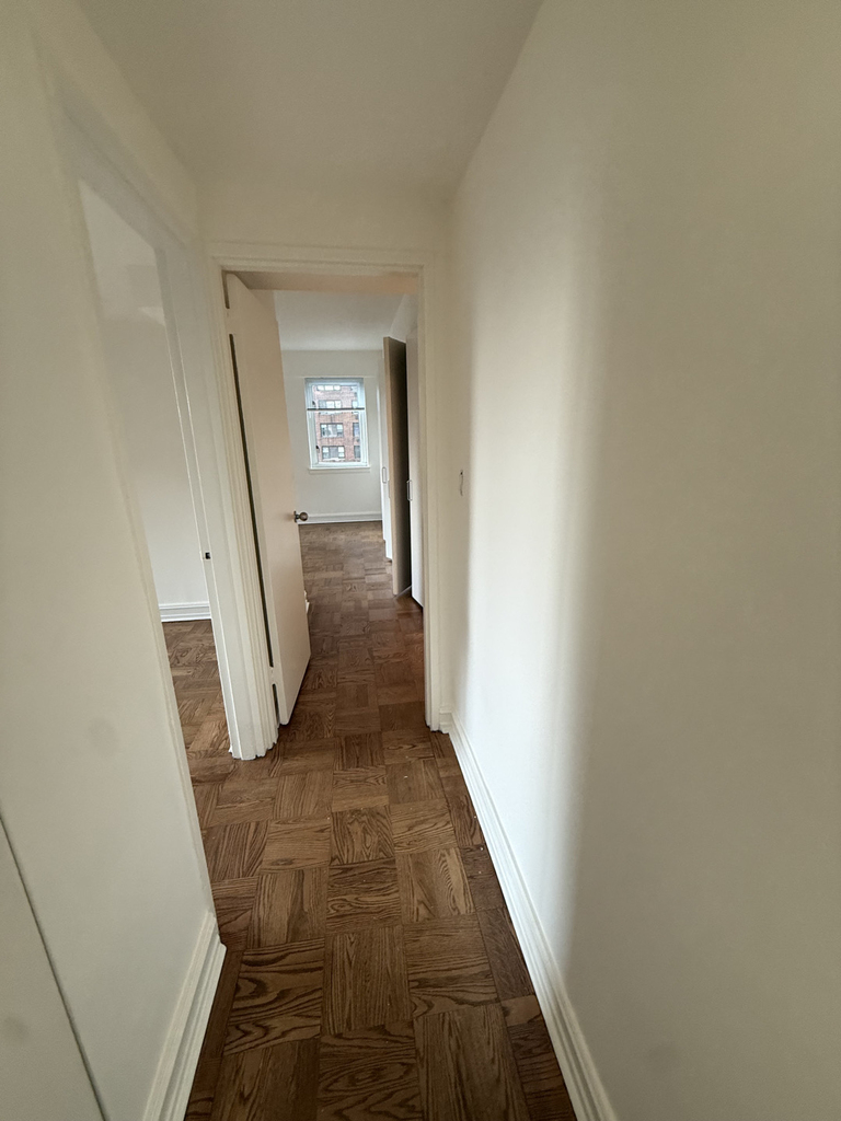 200 East 71st Street - Photo 5
