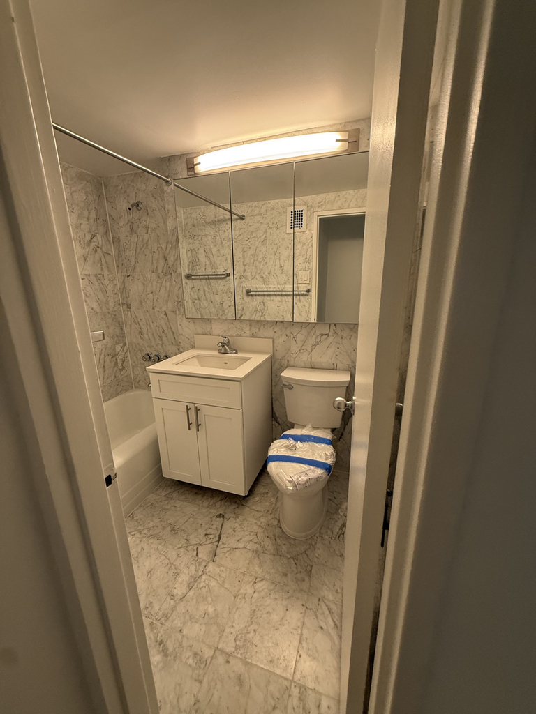 200 East 71st Street - Photo 7
