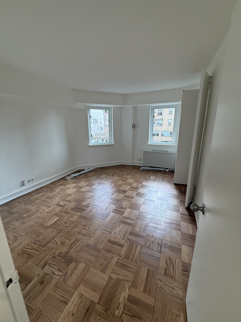 200 East 71st Street - Photo 4