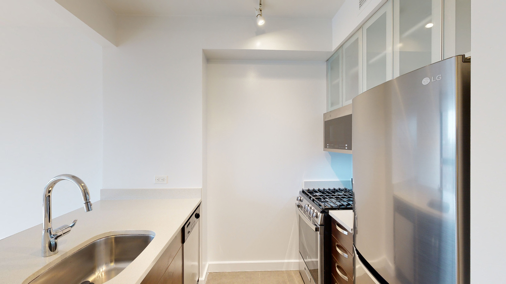 808 Columbus Ave - Photo 1