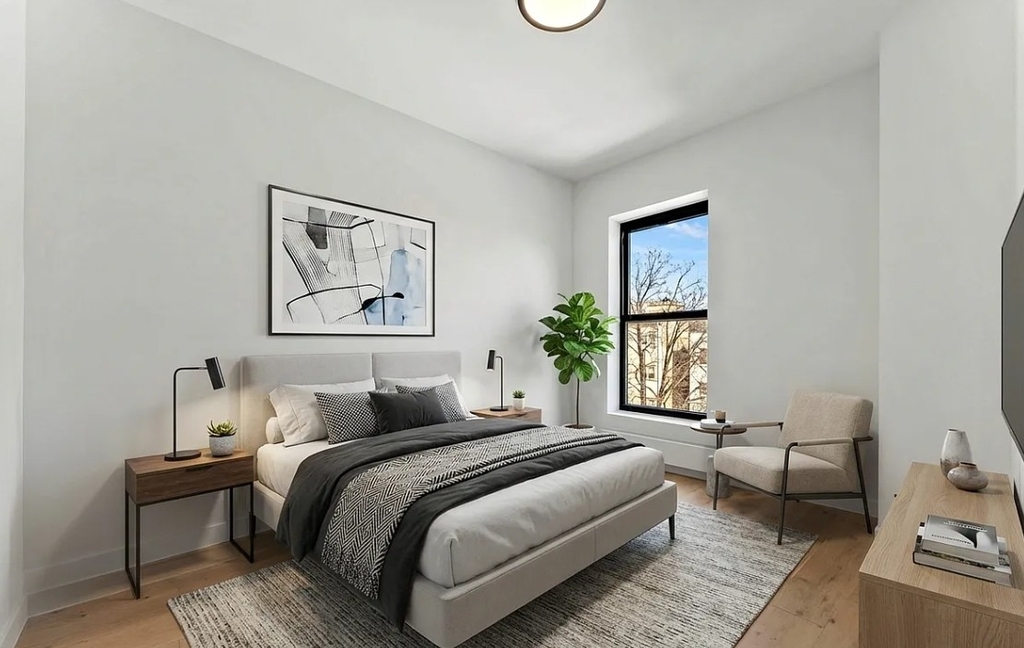 East 14th Street - Photo 1