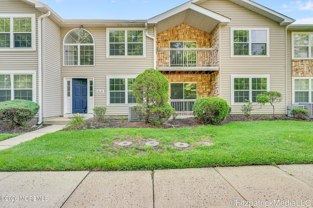 93 Diane Drive - Photo 1