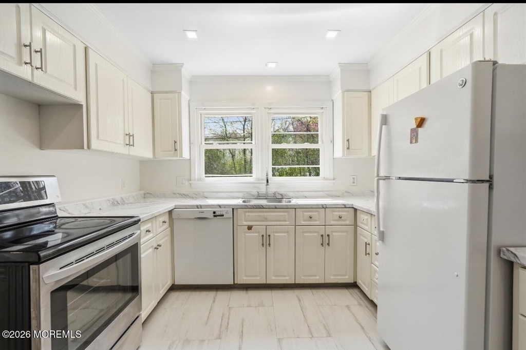 600 N Edgemere Drive - Photo 19