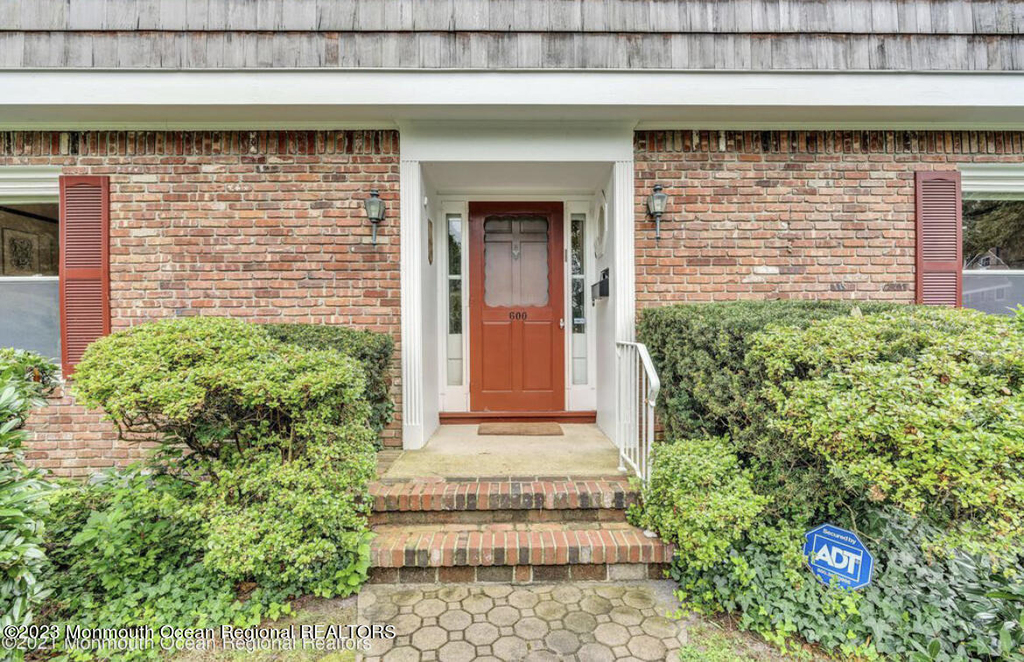 600 N Edgemere Drive - Photo 4