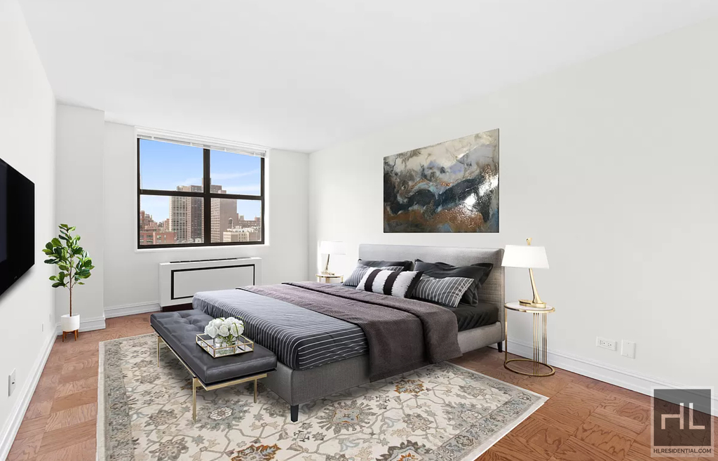 East 71st Street - Photo 0