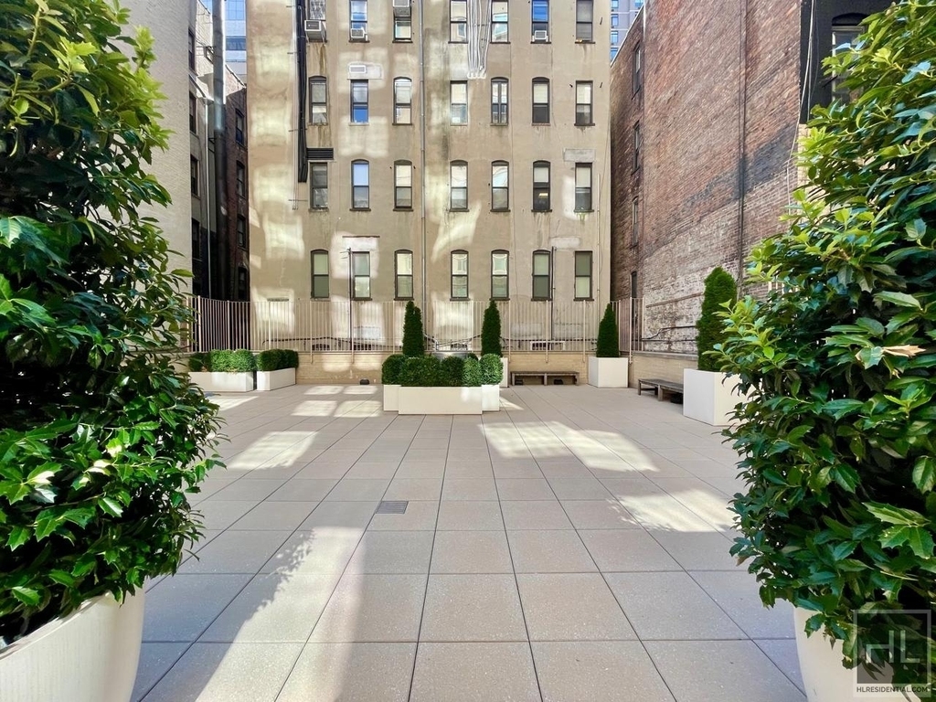 East 71st Street - Photo 5