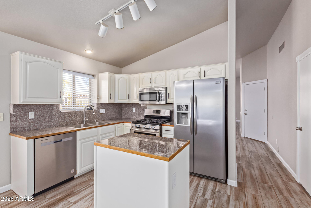 4607 E Abraham Lane - Photo 5