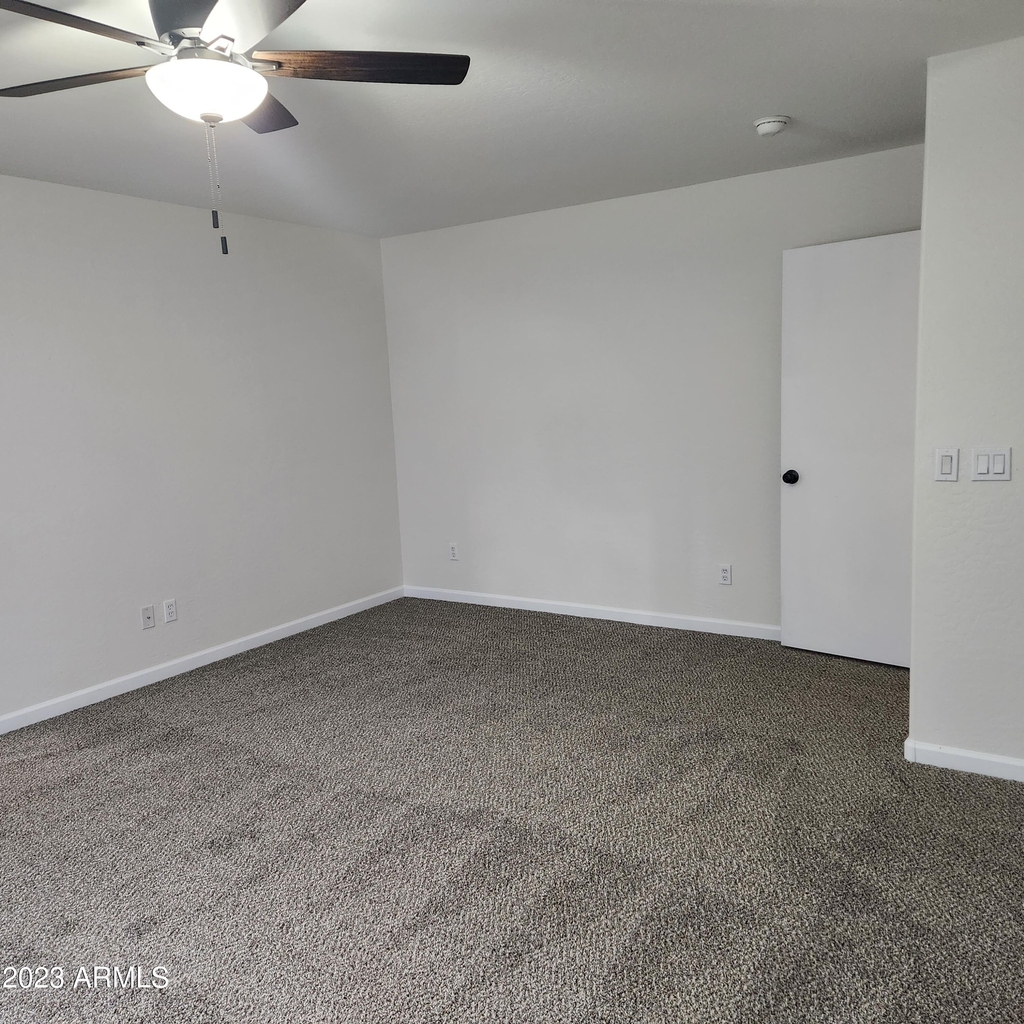 23877 W Wayland Drive - Photo 15