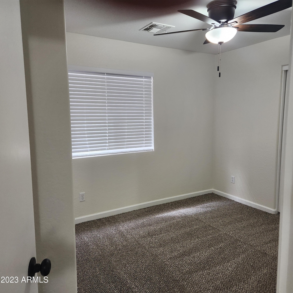 23877 W Wayland Drive - Photo 9