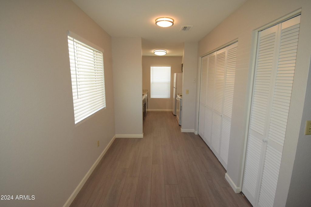 834 N Cherry -- - Photo 5