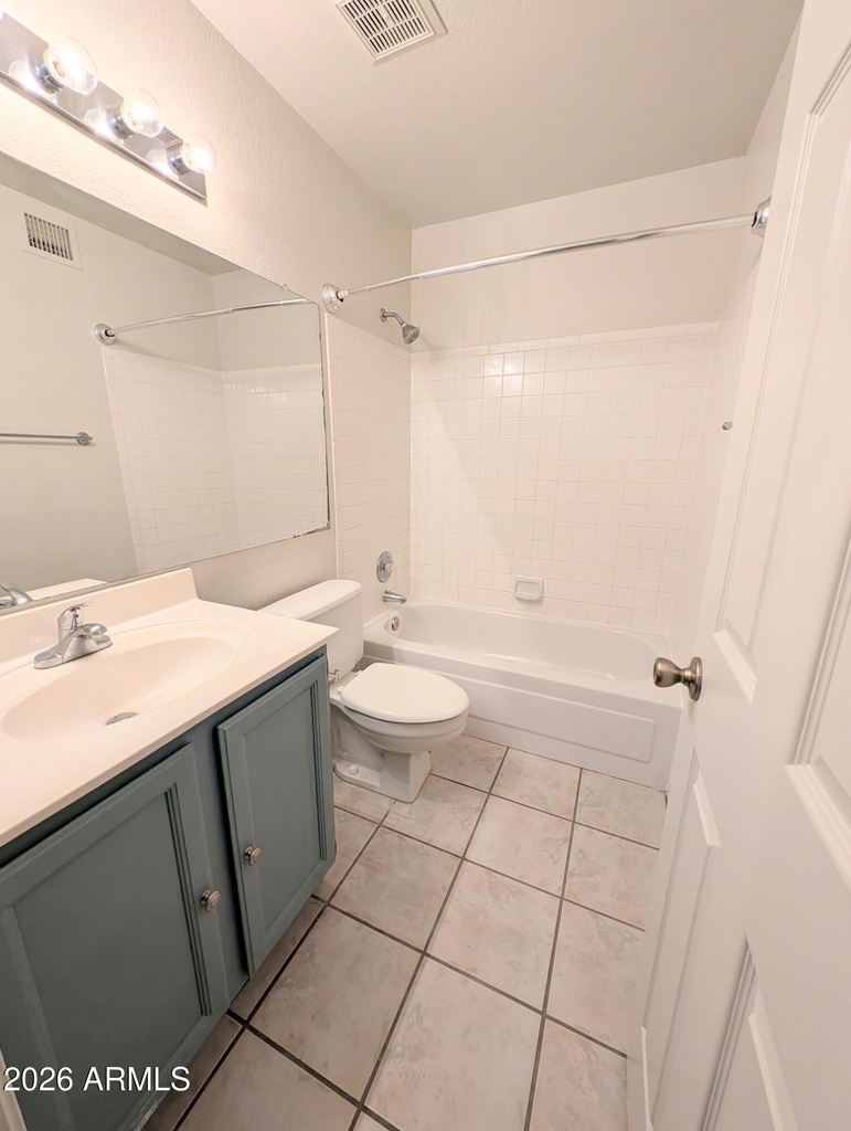 2325 E Lakecrest Drive - Photo 22