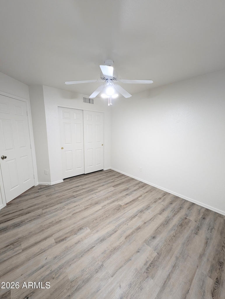 2325 E Lakecrest Drive - Photo 12