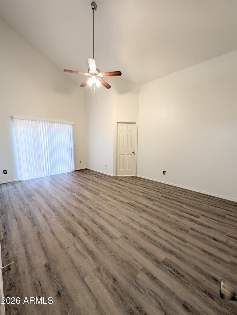 2325 E Lakecrest Drive - Photo 15