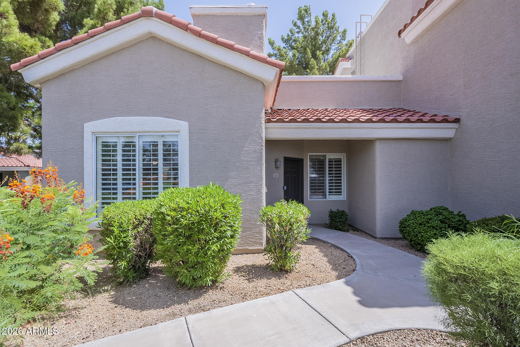 2929 W Yorkshire Drive - Photo 1
