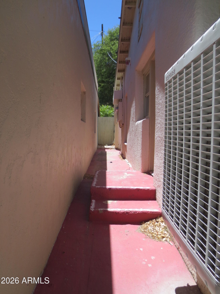 638 Tombstone Canyon - Photo 2