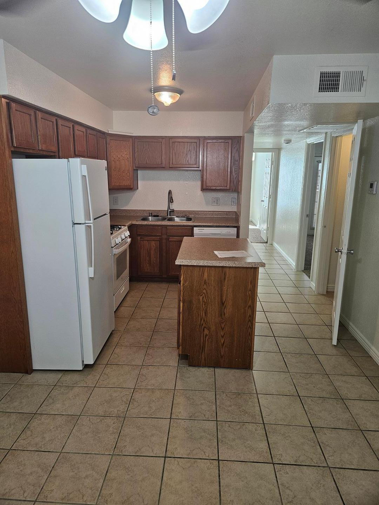 1312 S Hardy Drive - Photo 3