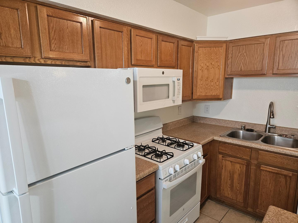 1312 S Hardy Drive - Photo 4