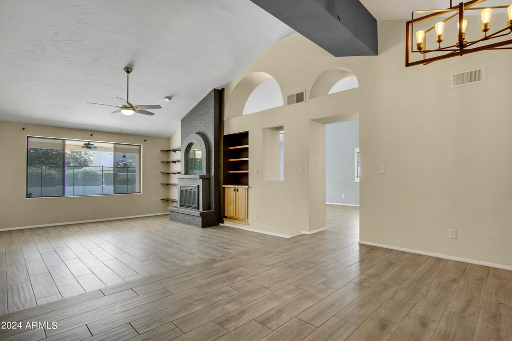 16035 N 10th Street - Photo 1