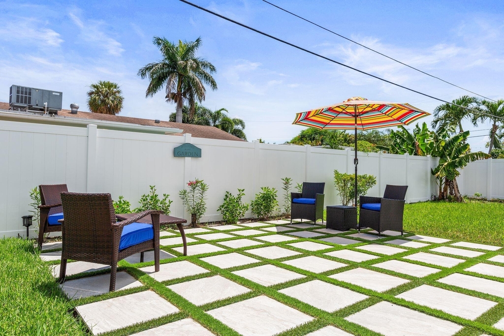 10044 Dasheen Avenue - Photo 14