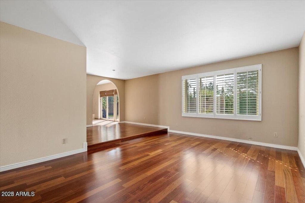 5345 E Crocus Drive - Photo 5
