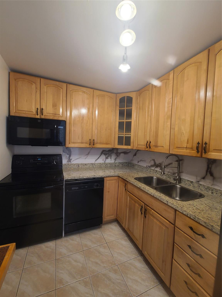 6391 Bay Club Drive - Photo 3