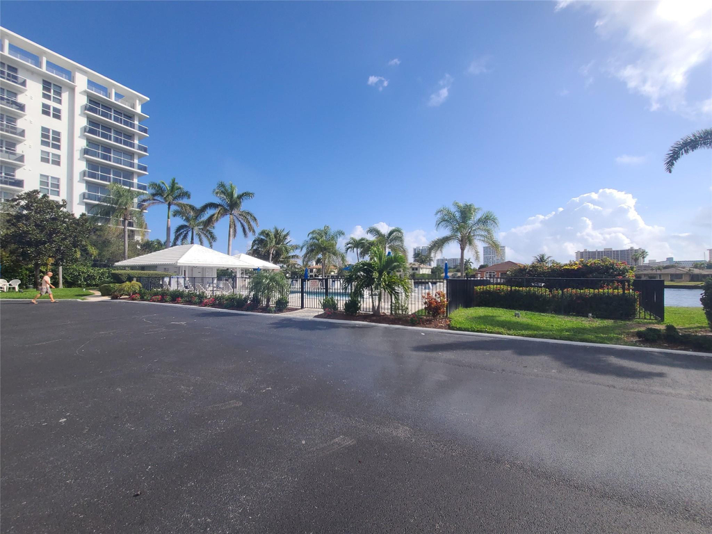 6391 Bay Club Drive - Photo 29