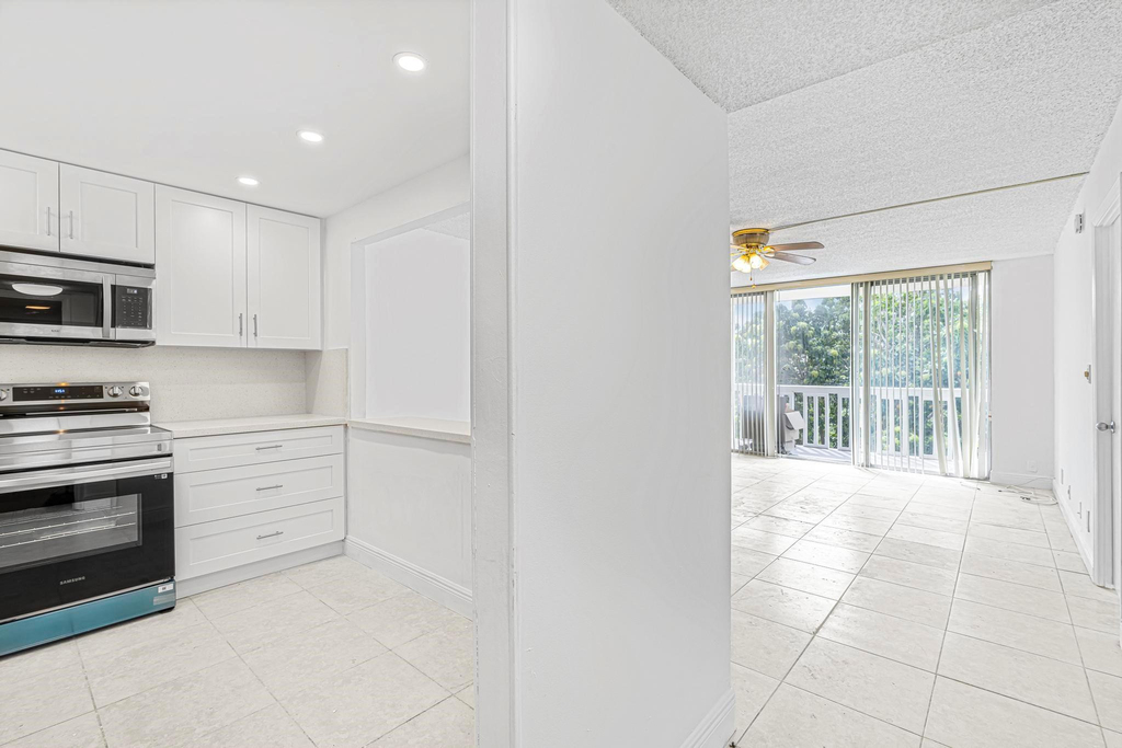 7081 Environ Boulevard - Photo 3