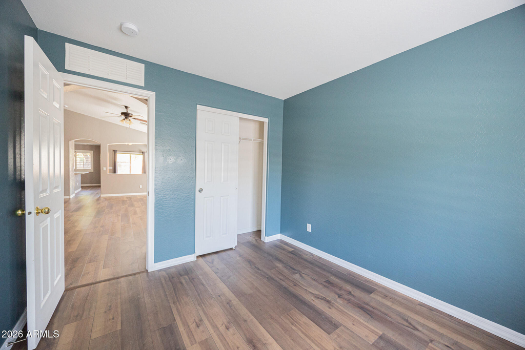 10960 W Taft Street - Photo 17