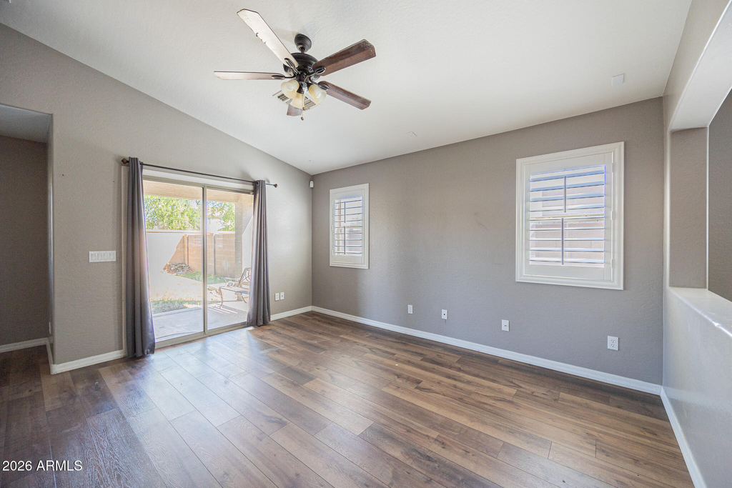 10960 W Taft Street - Photo 7