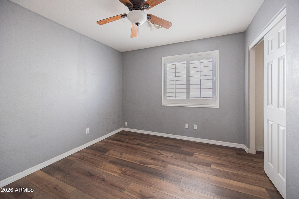 10960 W Taft Street - Photo 18