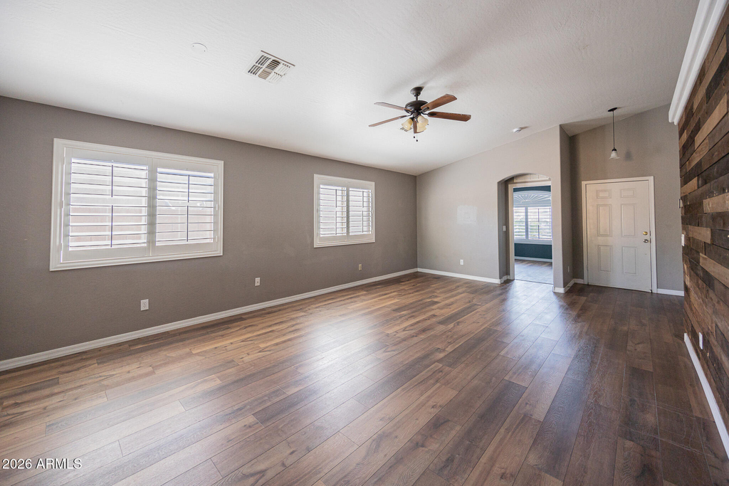 10960 W Taft Street - Photo 5