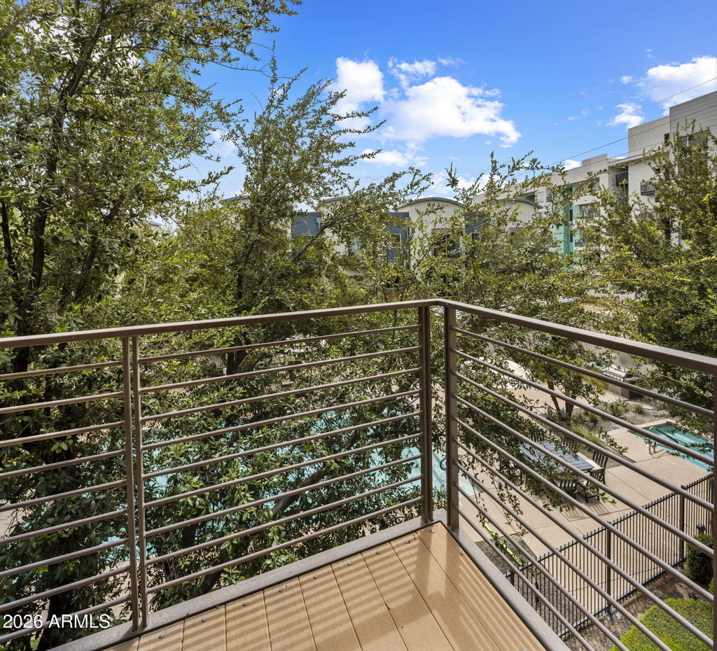 525 W Lakeside Drive - Photo 6
